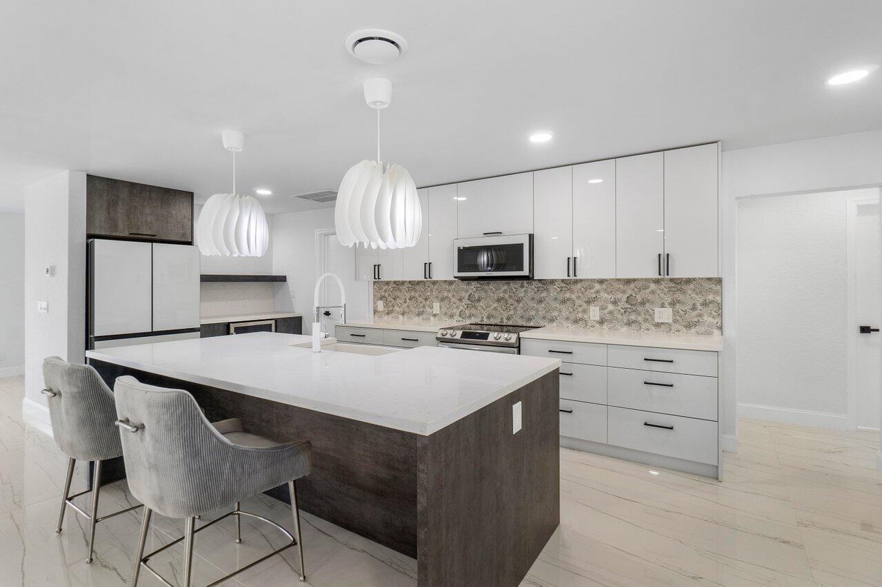 1200 Southwest 8th Street Boca Raton, FL 33486 - Photo 13 of 34 013-1200Southwest8thStreet-BocaRaton-FL-