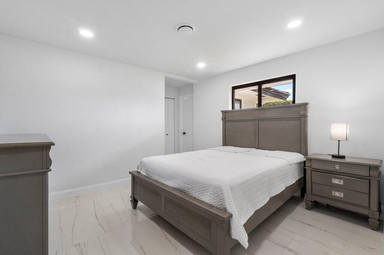 1200 Southwest 8th Street Boca Raton, FL 33486 - Photo 17 of 34 017-1200Southwest8thStreet-BocaRaton-FL-