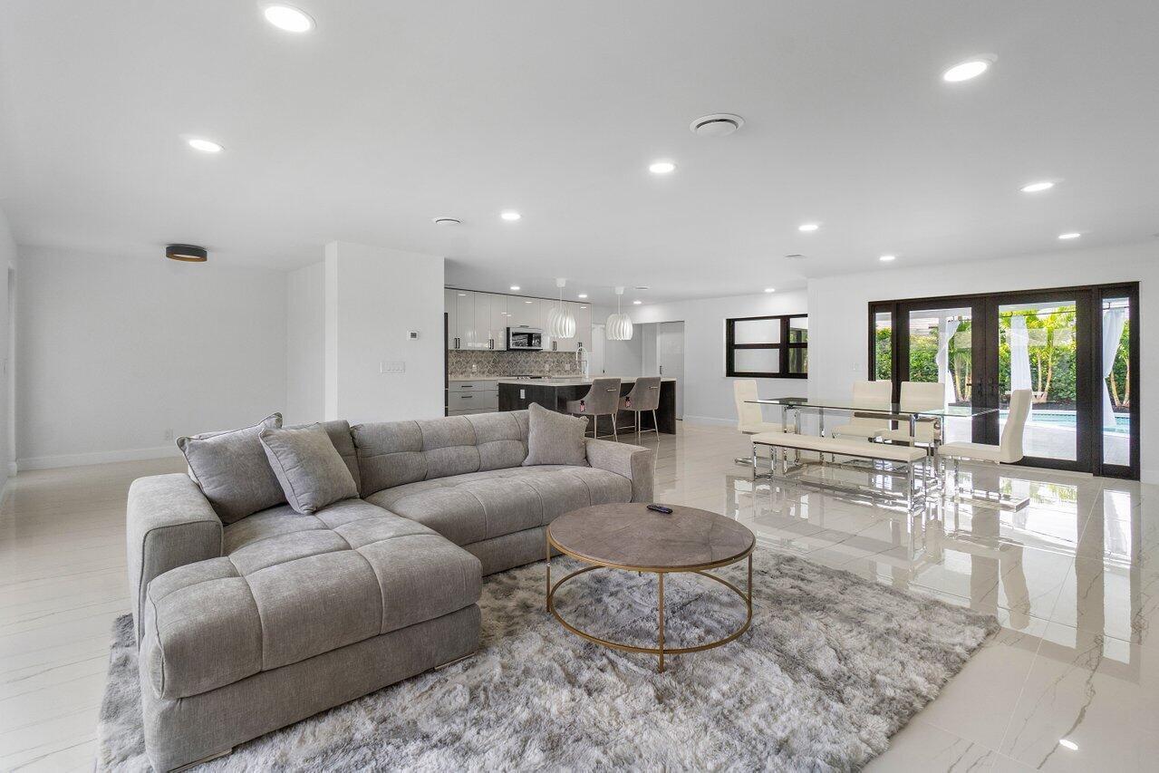 1200 Southwest 8th Street Boca Raton, FL 33486 - Photo 7 of 34 007-1200Southwest8thStreet-BocaRaton-FL-