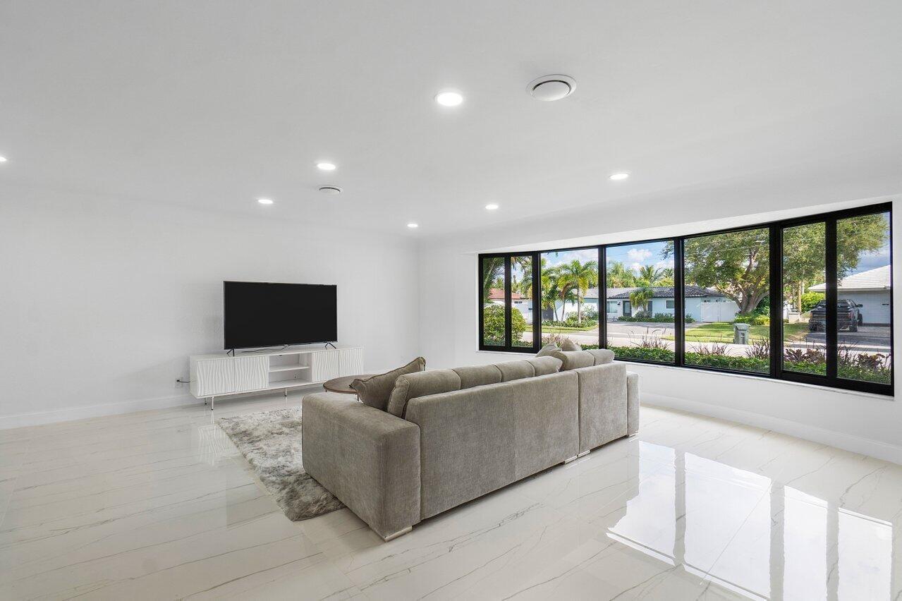 1200 Southwest 8th Street Boca Raton, FL 33486 - Photo 9 of 34 009-1200Southwest8thStreet-BocaRaton-FL-