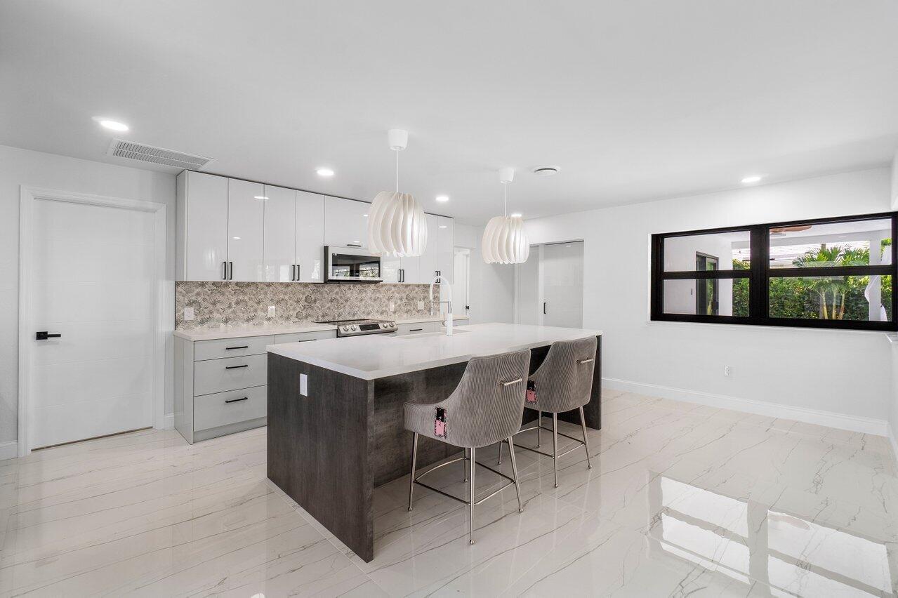 1200 Southwest 8th Street Boca Raton, FL 33486 - Photo 10 of 34 010-1200Southwest8thStreet-BocaRaton-FL-