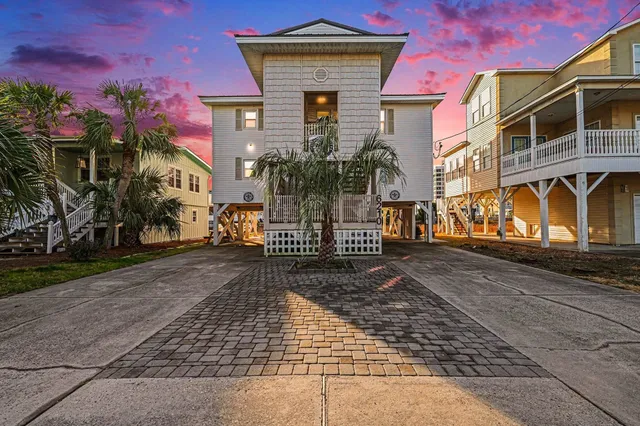 $899,900 | 6210 Nixon Street, North Myrtle Beach, SC 29582