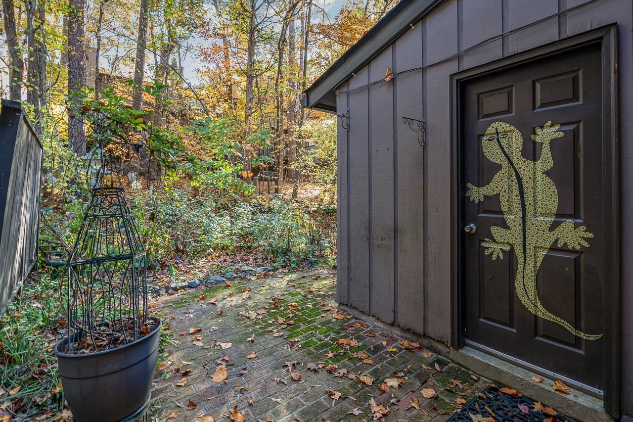 3080 Colony Road, Unit 3080E Durham, NC 27705 - Photo 29 of 31 a couple of potted plants in front of door