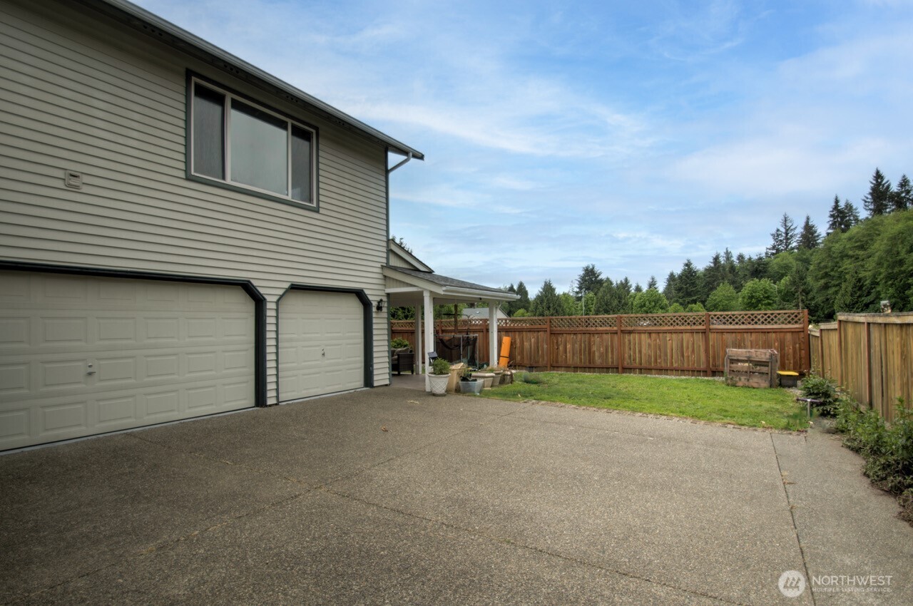 4136 Ingleside Loop Southeast Lacey, WA 98503 - Photo 3 of 33