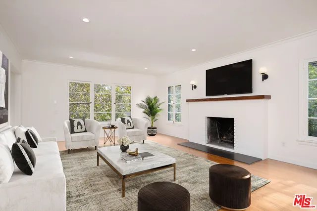 $6,650 | 135 North Orange Drive, Los Angeles, CA 90036