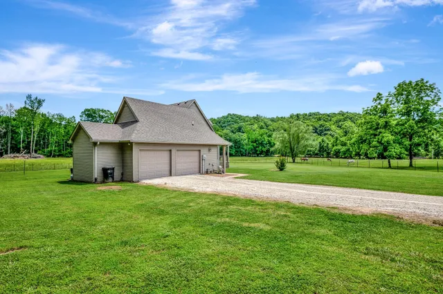 $530,000 | 80 Latimer Cemetery Lane, Waverly, TN 37185