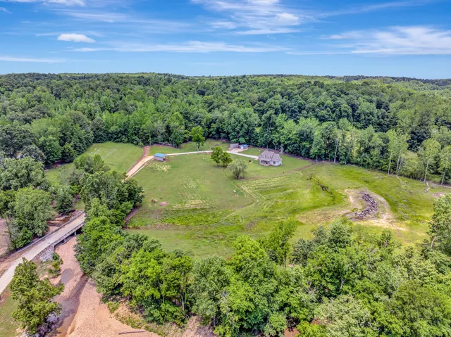 $530,000 | 80 Latimer Cemetery Lane, Waverly, TN 37185