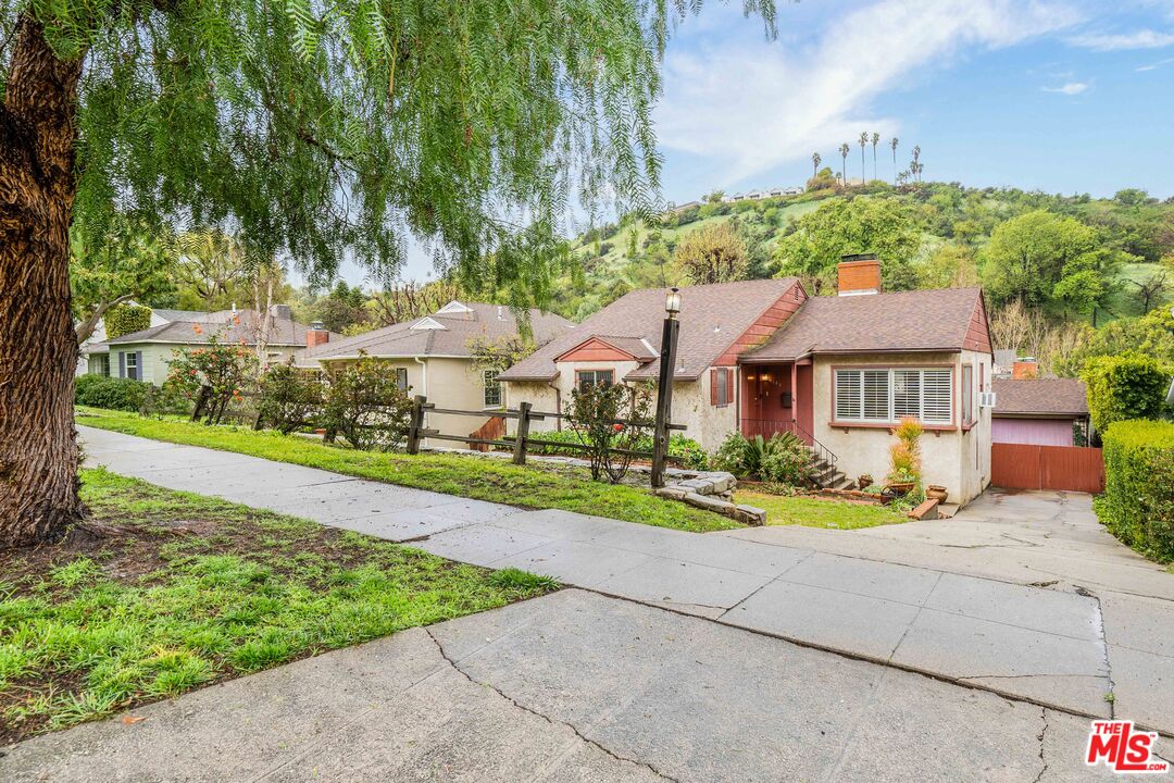 4143 Saugus Avenue, Sherman Oaks, CA 91403 Compass