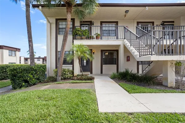 $180,000 | 2400 Winding Creek Boulevard, Unit 18B101, Clearwater, FL 33761