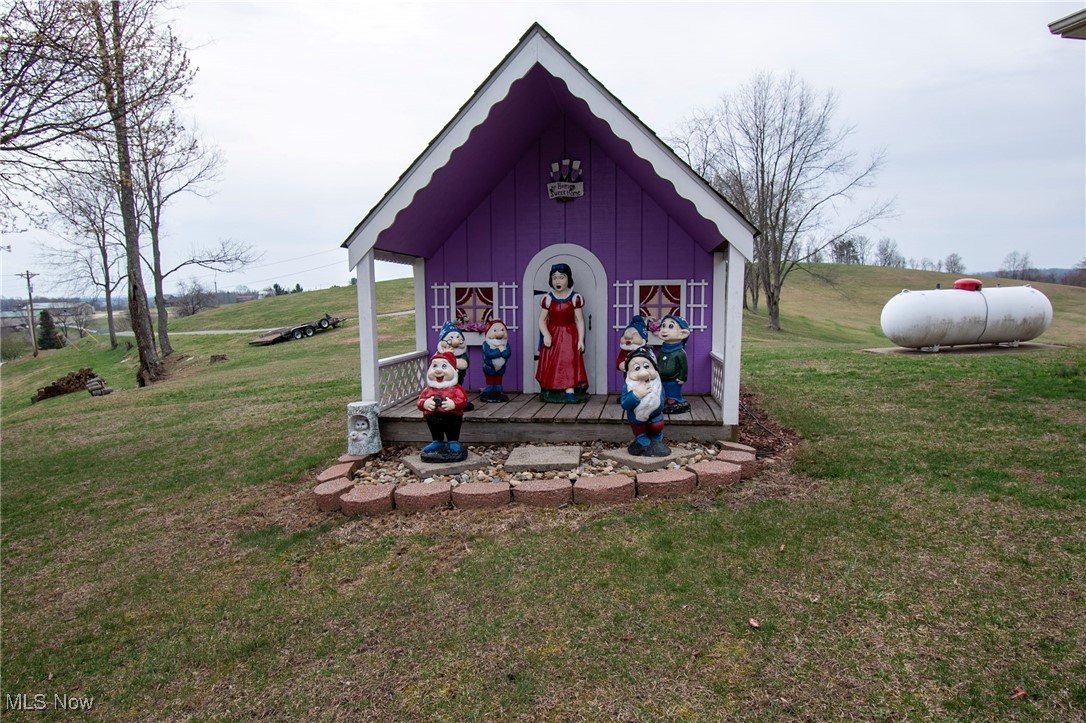 65525 Larrick Ridge Road Cambridge, OH 43725 - Photo 38 of 40 Snow White and the "6" dwarfs?