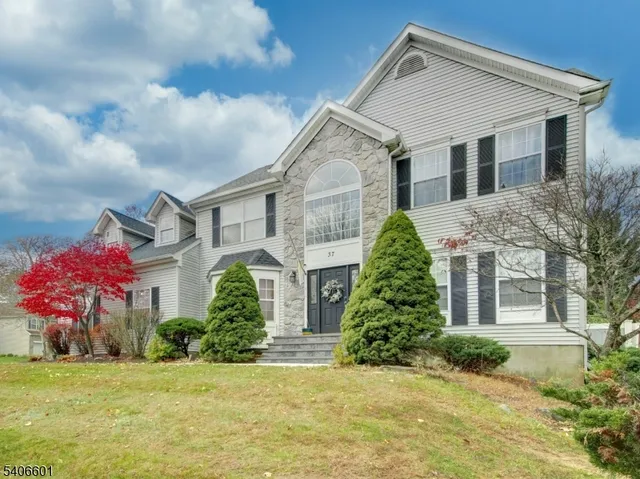 $939,900 | 37 Lazarus Drive, Ledgewood, NJ 07852