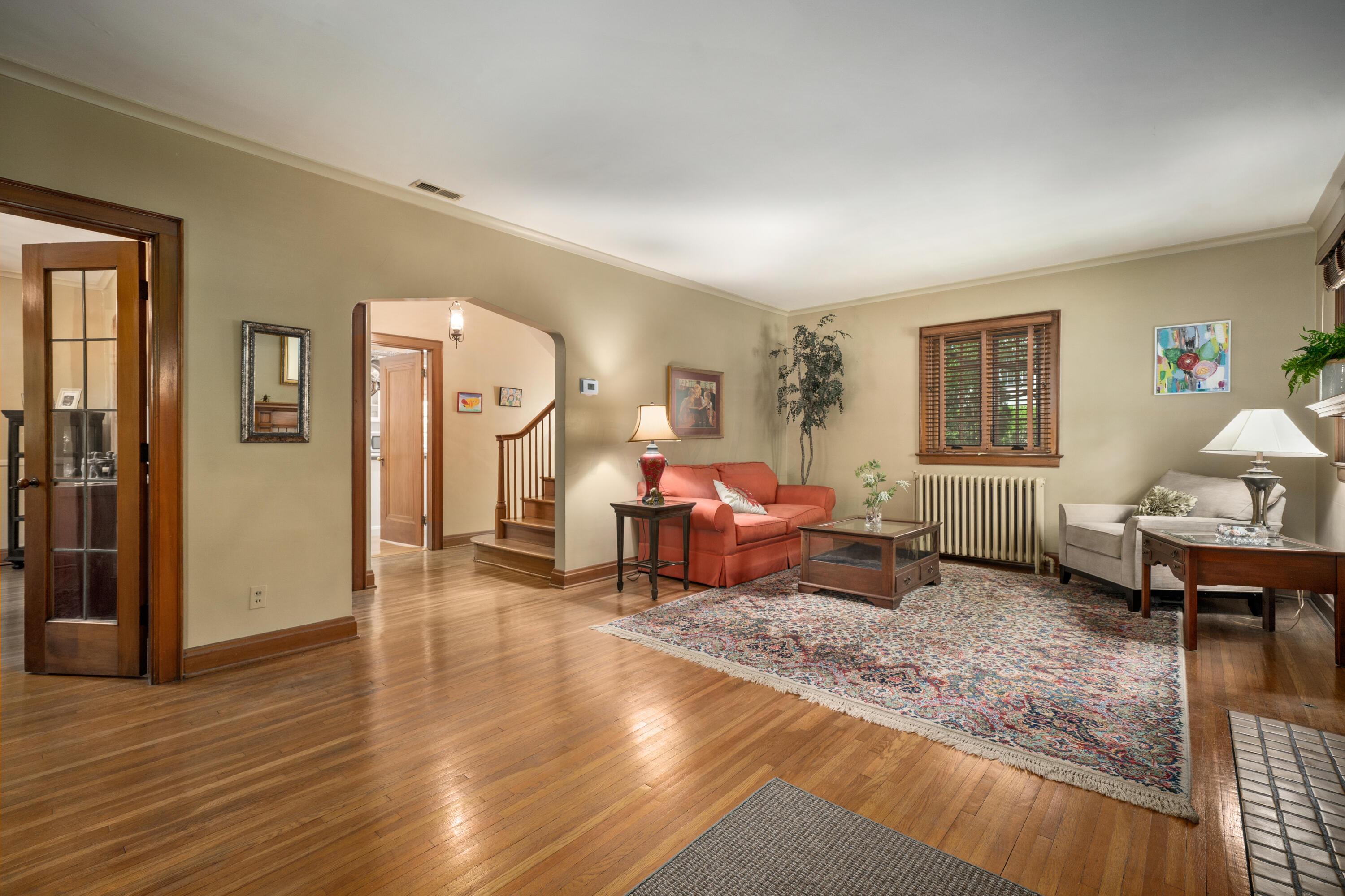 89 North Cassingham Road Bexley, OH 43209 - Photo 5 of 68 DSC01362
