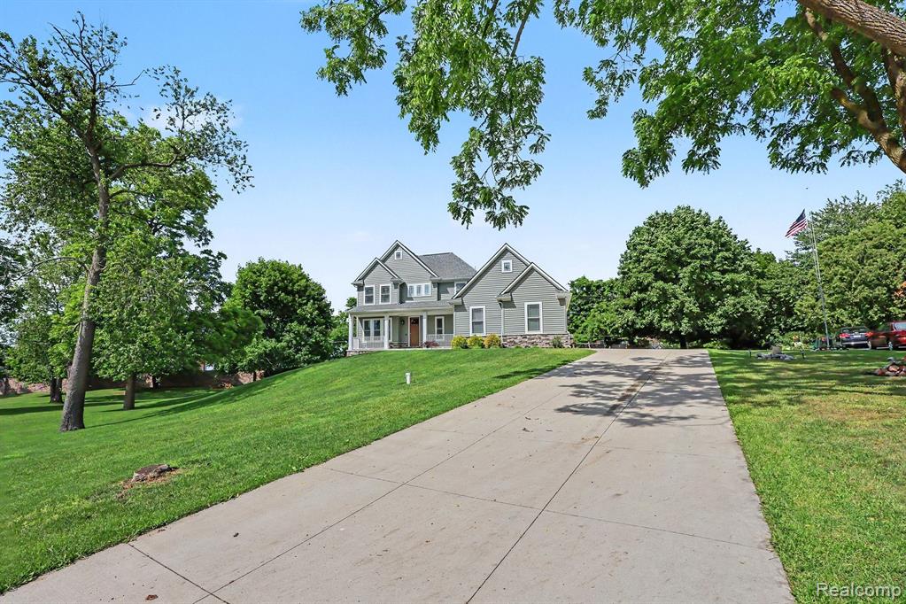 1660 Winthrop Road Bloomfield Hills, MI 48302 - Photo 4 of 38
