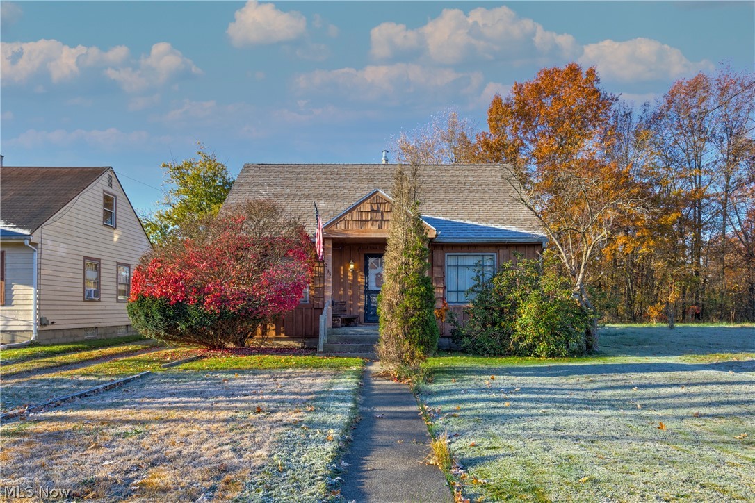 2135 Parkman Road Northwest Warren, OH 44485 - Photo 1 of 20