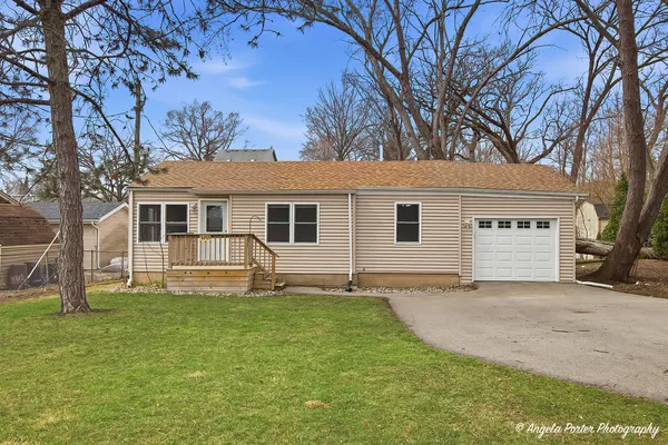 $375,900 | 5205 North Lake Street, McHenry, IL 60051