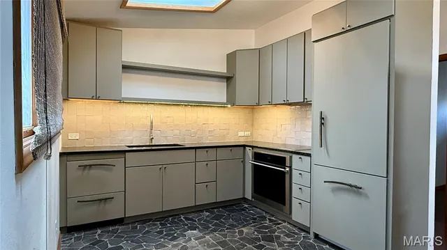 $185,000 | 1070 Monroe Street, Carlyle, IL 62231