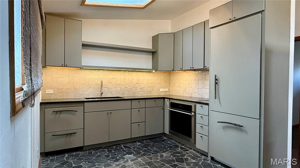 1070 Monroe Street Carlyle, IL 62231 - Photo 2 of 21