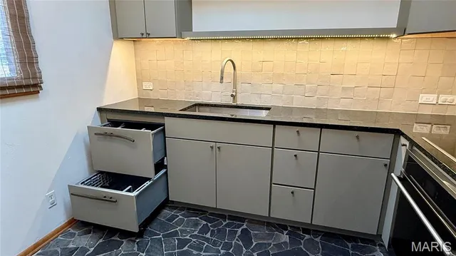 $185,000 | 1070 Monroe Street, Carlyle, IL 62231