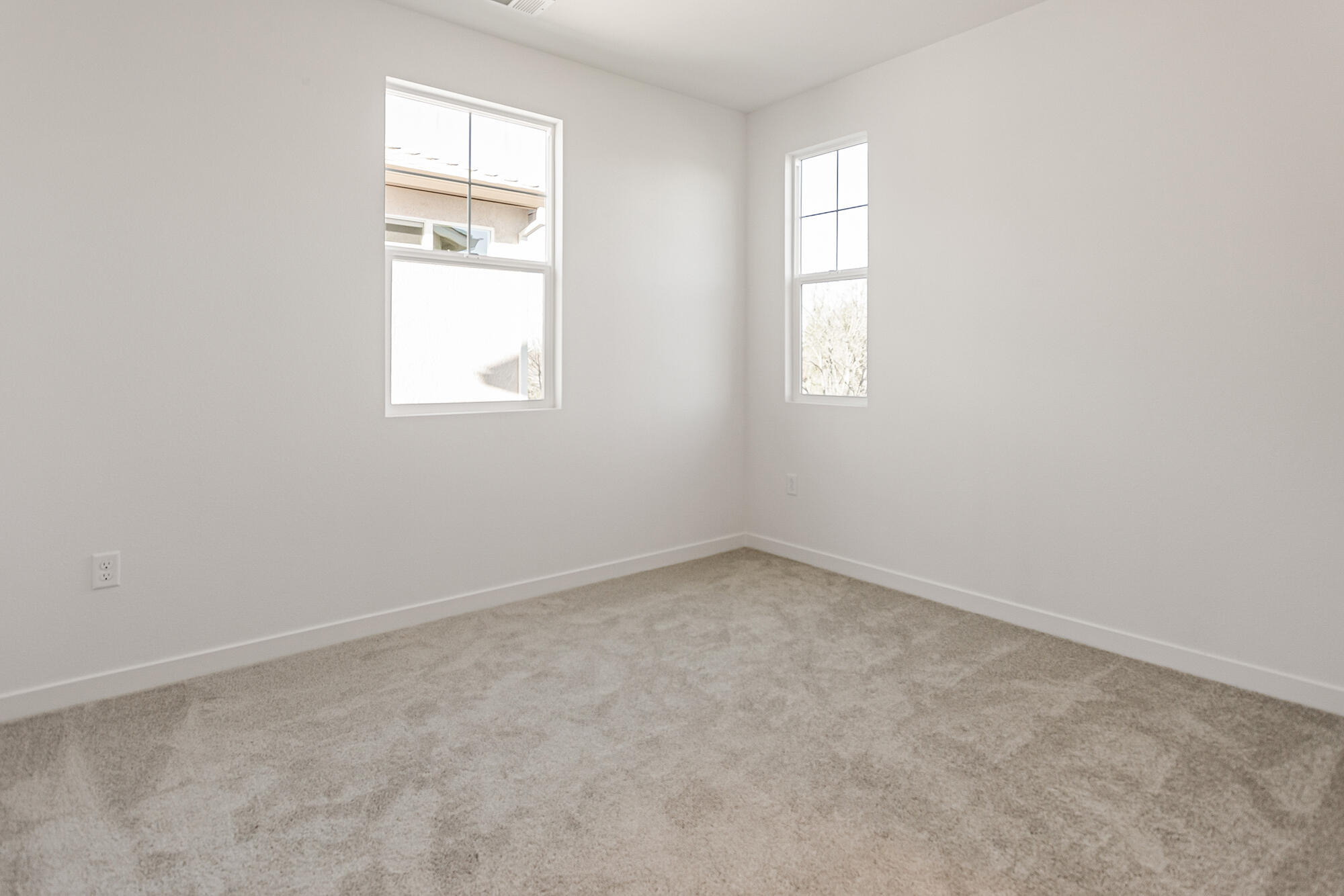 2293 Milano Trail Redding, CA 96003 - Photo 40 of 44 an empty room with a window