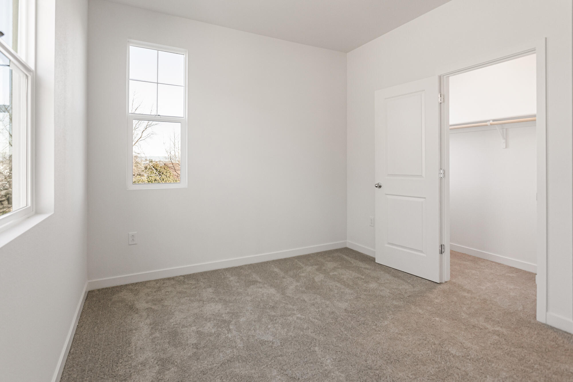 2293 Milano Trail Redding, CA 96003 - Photo 41 of 44 an empty room with windows