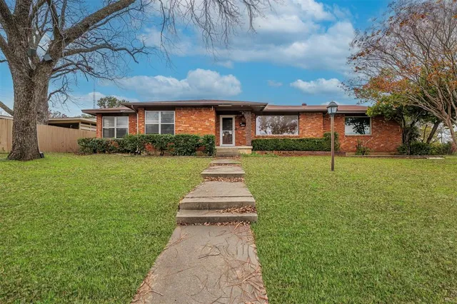 $279,000 | 1500 Oakcliff Road, Fort Worth, TX 76103