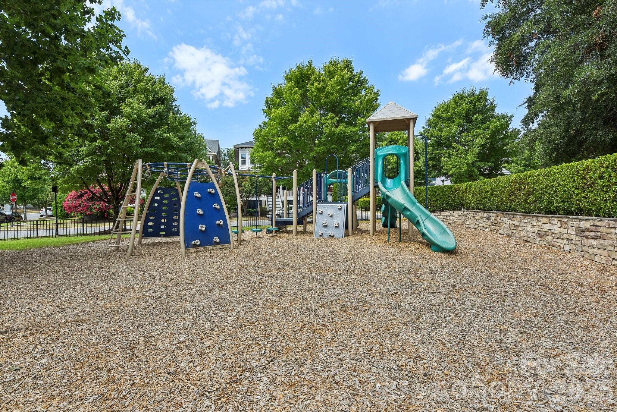 9910 Triple Oak Road Charlotte, NC 28277 - Photo 37 of 38