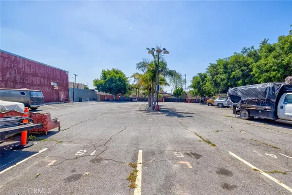 $1,600,000 | 1437 East 61st Street, Los Angeles, CA 90001