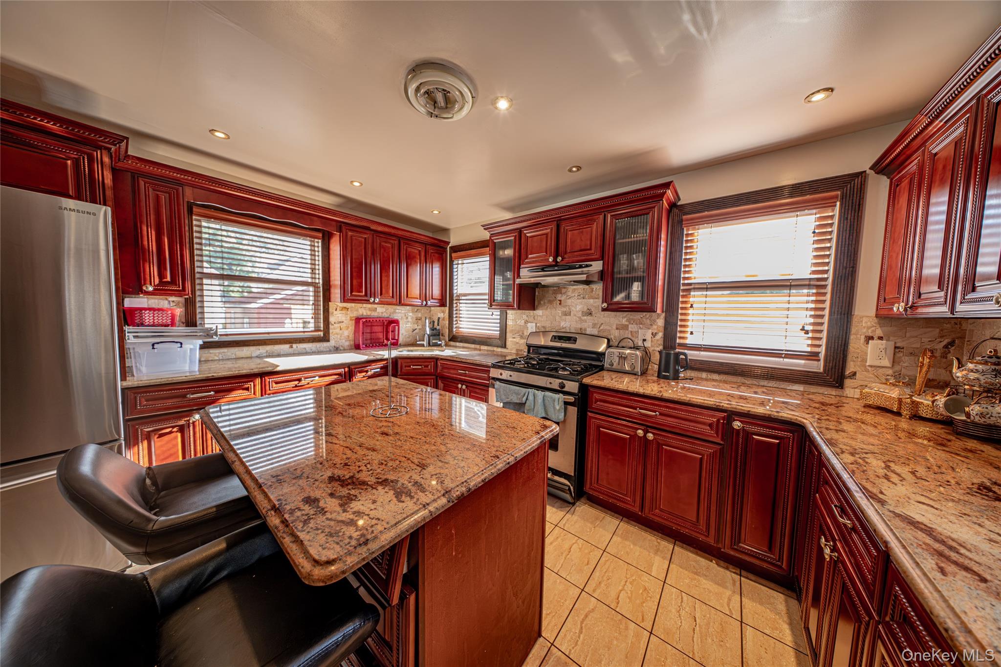 8564 104th Street Queens, NY 11418 - Photo 9 of 24 Gallery Image 9