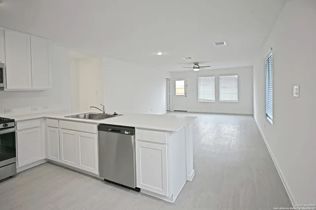 $1,445 | 3805 Swift Fox Road, New Braunfels, TX 78132