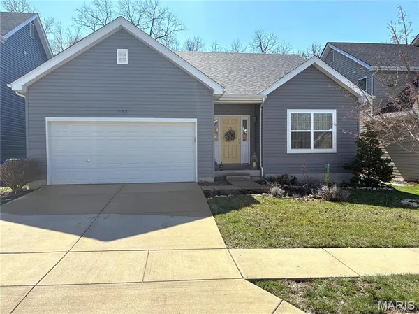 $469,400 | 952 Meramec Grove Drive, Ballwin, MO 63021