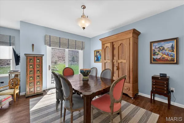 $469,400 | 952 Meramec Grove Drive, Ballwin, MO 63021