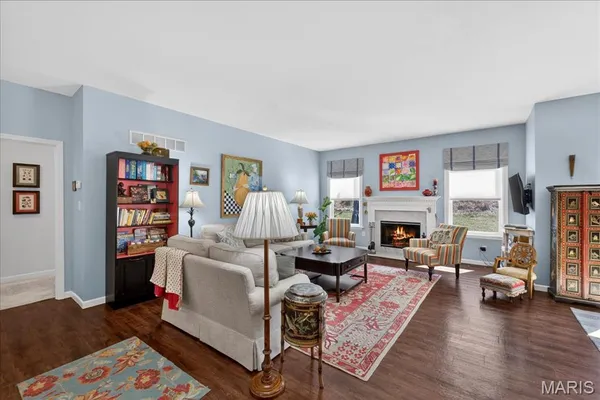 $469,400 | 952 Meramec Grove Drive, Ballwin, MO 63021