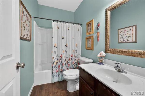 $469,400 | 952 Meramec Grove Drive, Ballwin, MO 63021