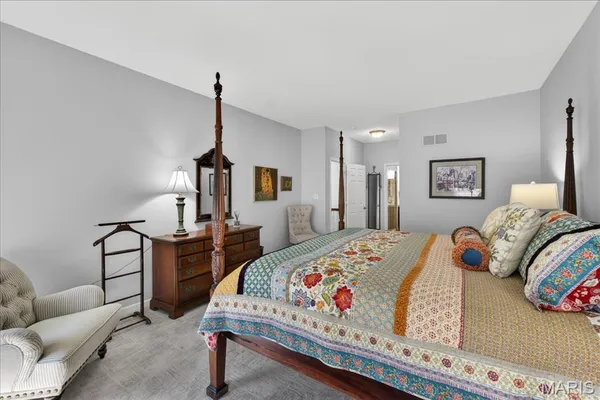 $469,400 | 952 Meramec Grove Drive, Ballwin, MO 63021