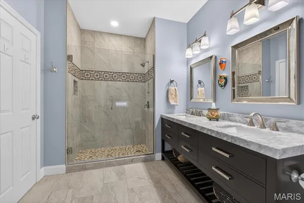 $469,400 | 952 Meramec Grove Drive, Ballwin, MO 63021
