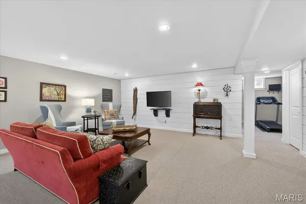 $469,400 | 952 Meramec Grove Drive, Ballwin, MO 63021