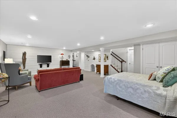 $469,400 | 952 Meramec Grove Drive, Ballwin, MO 63021