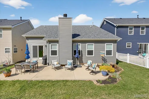 $469,400 | 952 Meramec Grove Drive, Ballwin, MO 63021