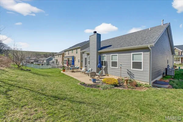 $469,400 | 952 Meramec Grove Drive, Ballwin, MO 63021