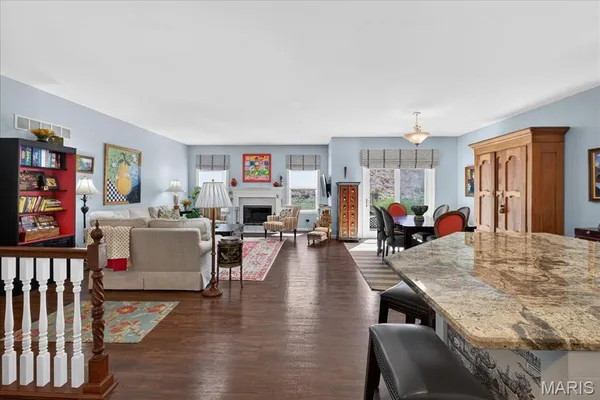 $469,400 | 952 Meramec Grove Drive, Ballwin, MO 63021