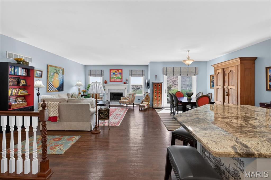 952 Meramec Grove Drive Ballwin, MO 63021 - Photo 6 of 43