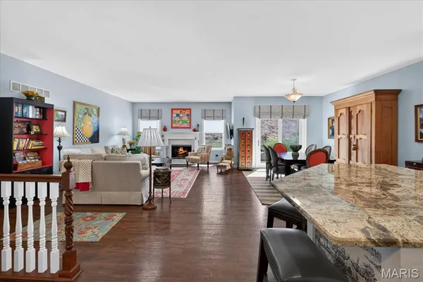 $469,400 | 952 Meramec Grove Drive, Ballwin, MO 63021