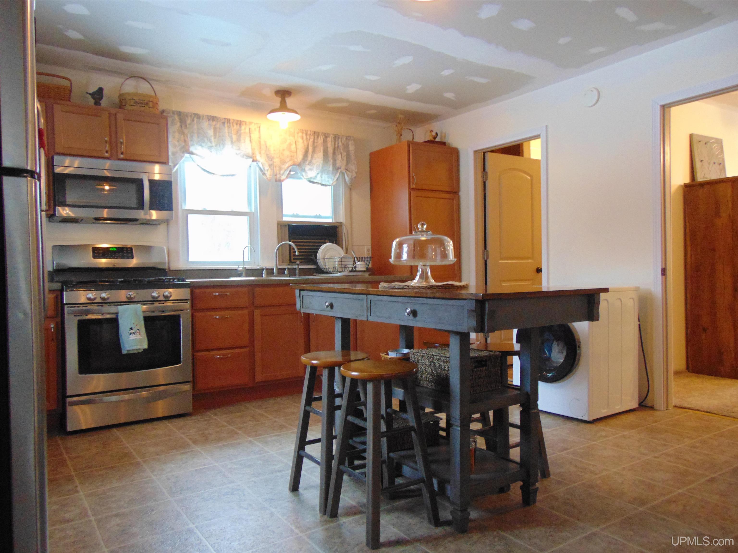 7349 East Old M28 Road Trout Creek, MI 49967 - Photo 13 of 48