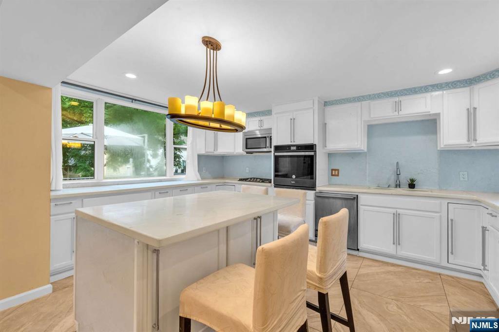 234 Liberty Road Teaneck, NJ 07666 - Photo 12 of 25