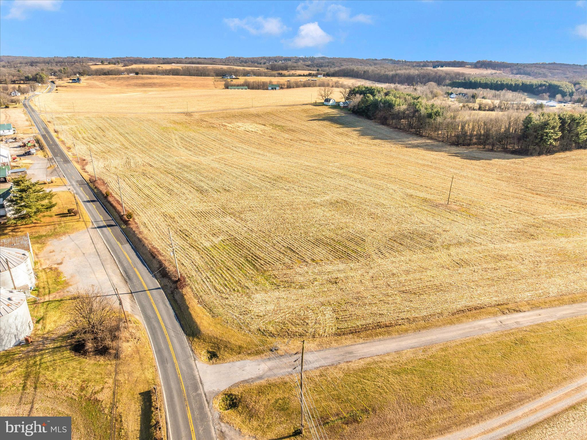12420 Prices Distillery Road Damascus, MD 20872 - Photo 4 of 31 a view of an ocean and beach