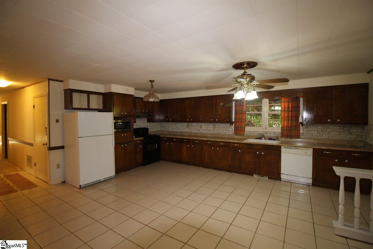150 Sitton Shoals Road Seneca, SC 29678 - Photo 7 of 36 Gallery Image 7