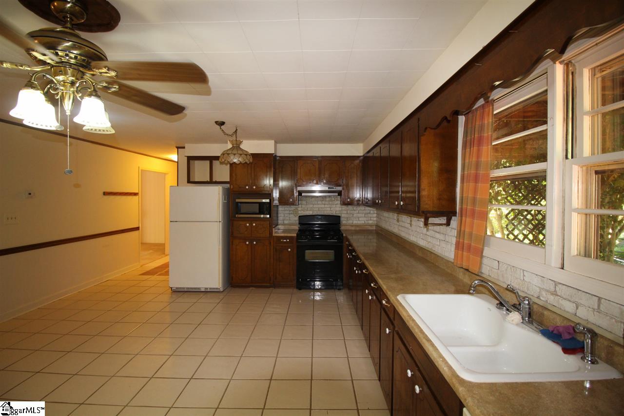 150 Sitton Shoals Road Seneca, SC 29678 - Photo 8 of 36 Gallery Image 8