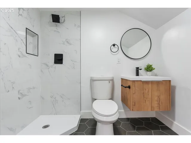 $535,000 | 9740 North Van Houten Avenue, Portland, OR 97203