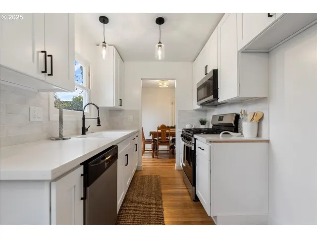 $535,000 | 9740 North Van Houten Avenue, Portland, OR 97203