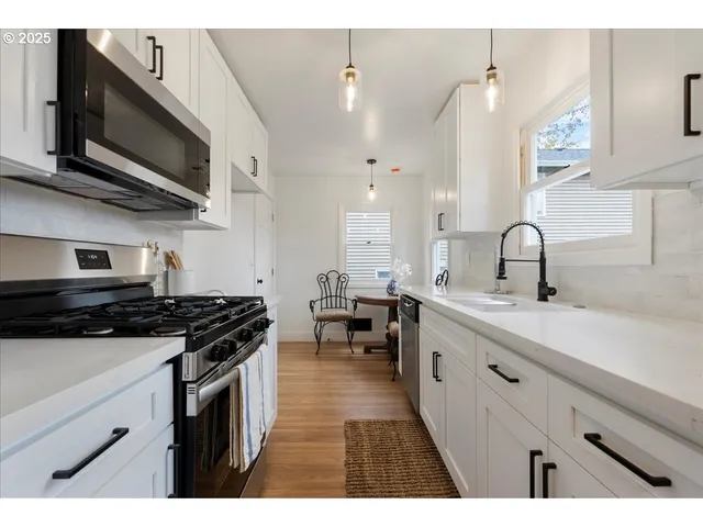 $535,000 | 9740 North Van Houten Avenue, Portland, OR 97203